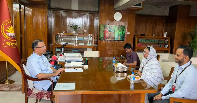 জুলাই শহিদের মায়ের সাক্ষাৎ প্রধানমন্ত্রীর